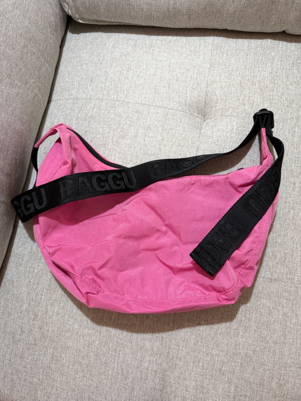 Pink Baggu medium crescent